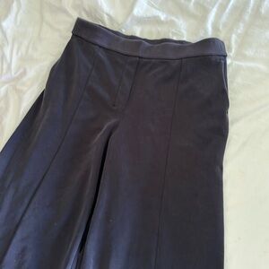 Black, cropped Lululemon capris